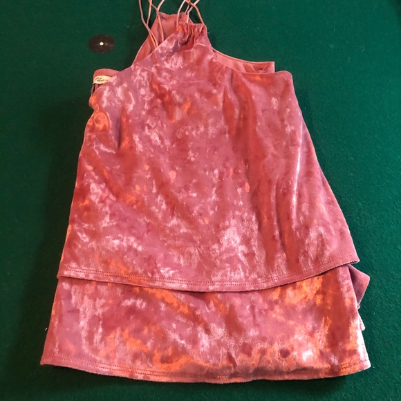 Tops - Picture 4 of 4